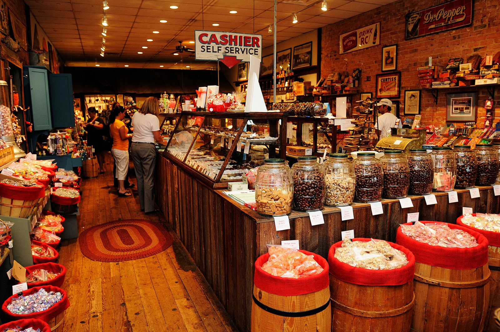 Enjoy Shopping Small This Season In Uptown Lexington